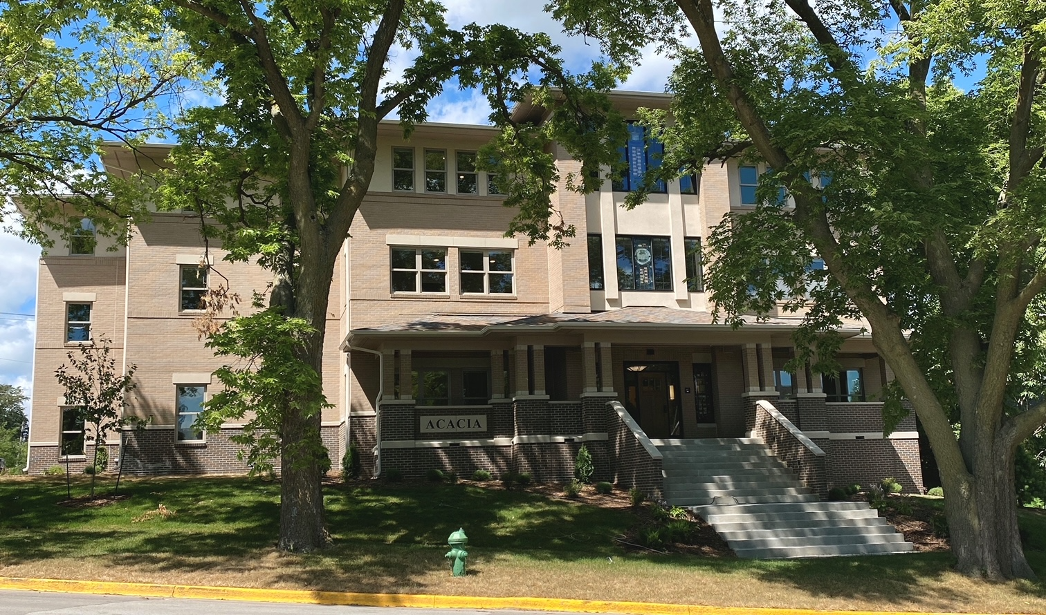 photo of the Acacia Fraternity House